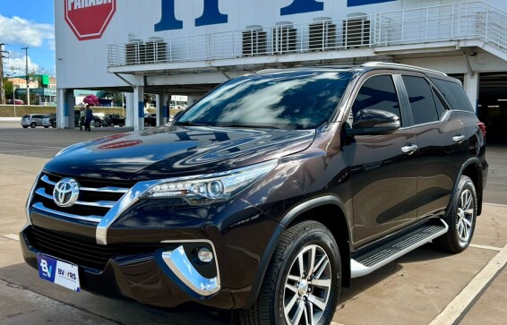 SW4 SRX 2.8 2020 7 LUGARES