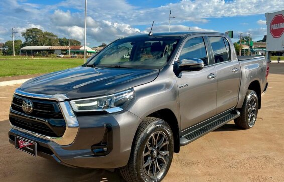 HILUX SRX 2.8 DISEL 